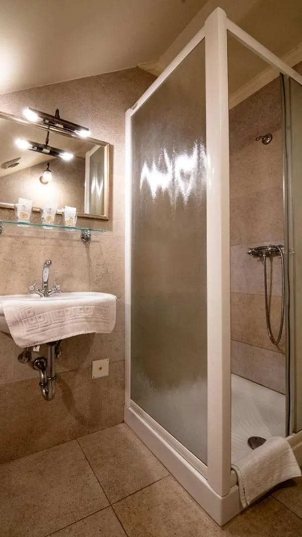 Hotel Veganfresh Medvode 3*,  Eslovenia