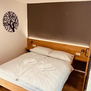 Aparthotel Pjagodic Cerklje - 5min To Airport, Cerklje na Gorenjskem